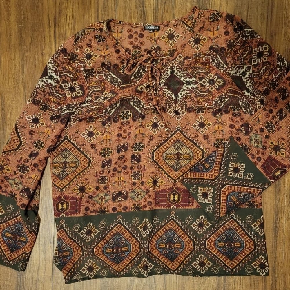 Large Hannah Top Beige/green/rust 22.5in Chest